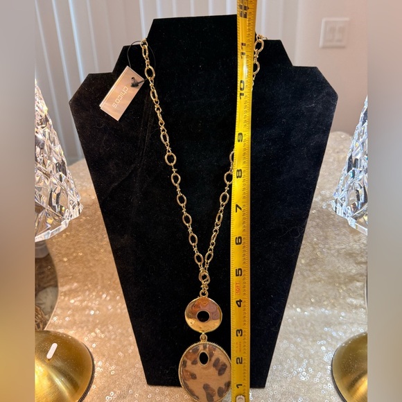 NWT Chico’s Animal double-sided Necklace with hoop / post earrings - Picture 7 of 9